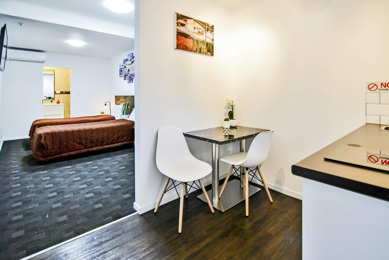 Newlands Court Motel ウェリントン エクステリア 写真